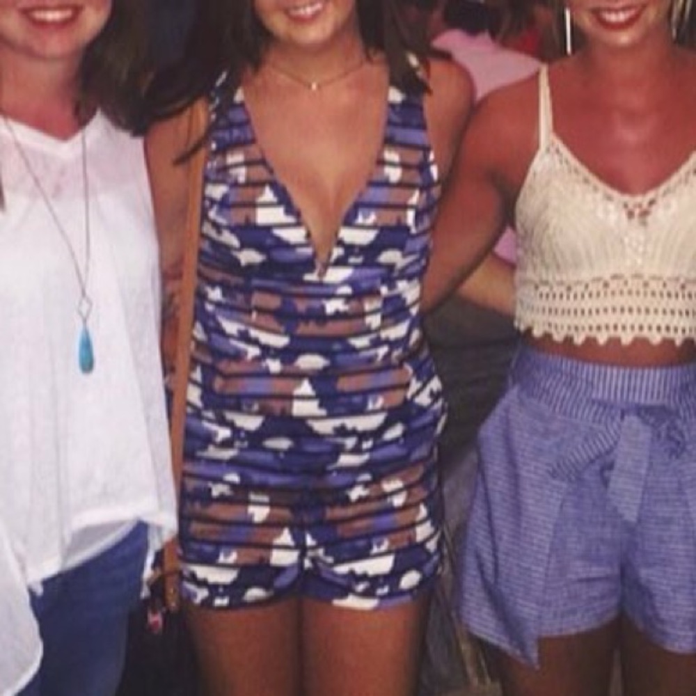 Blue patterned romper - Picture 3 of 3