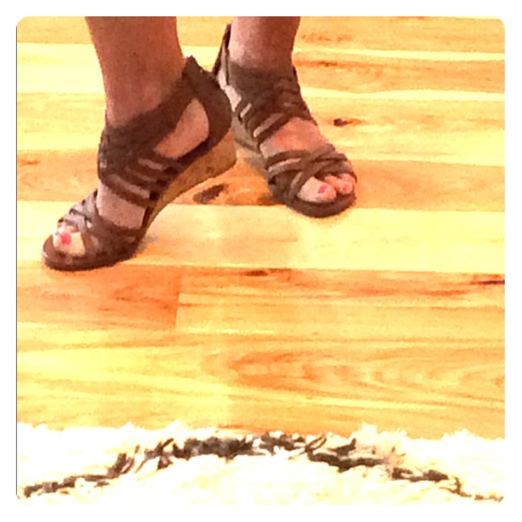 Sandals - Picture 2 of 4