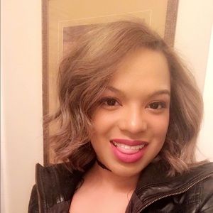 Meet your Posher, Nakeysa