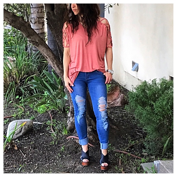 🆕 Marsala cut shoulder tunic - Picture 2 of 7