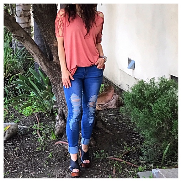 🆕 Marsala cut shoulder tunic - Picture 3 of 7