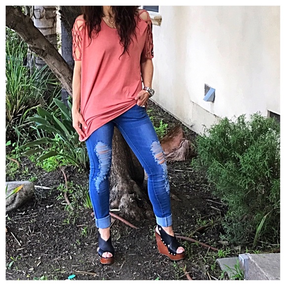 🆕 Marsala cut shoulder tunic - Picture 4 of 7