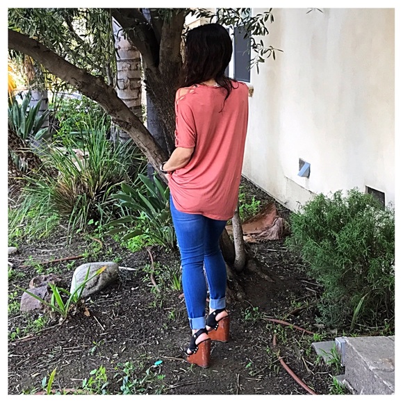 🆕 Marsala cut shoulder tunic - Picture 6 of 7