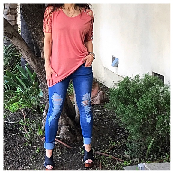 🆕 Marsala cut shoulder tunic - Picture 7 of 7