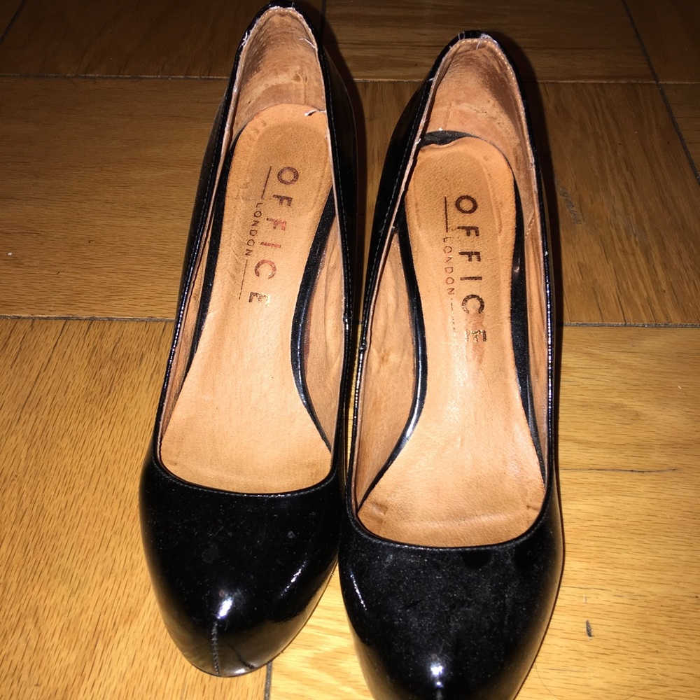 Black work shoes