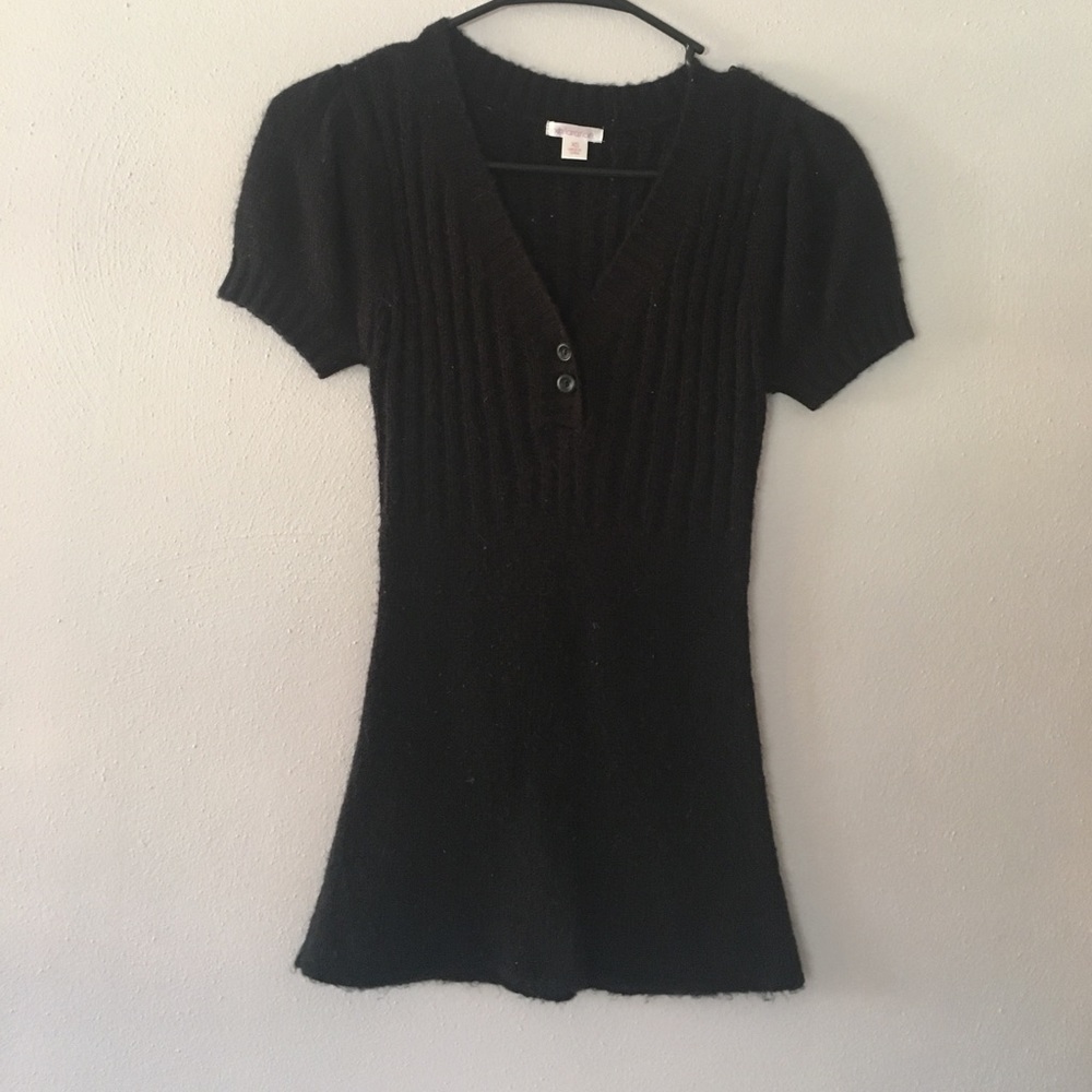 Short sleeve v neck sweater