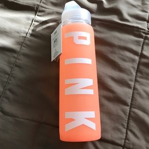 Pink water bottle new never been used!! 💕