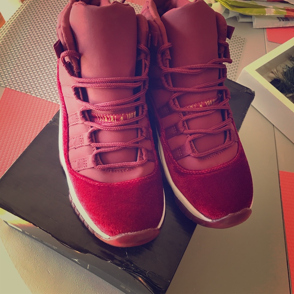 Jordan 11s velvet