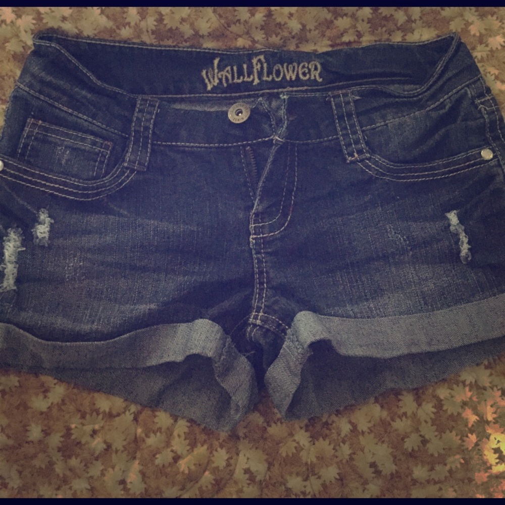 WallFlower jean shorts size 7
