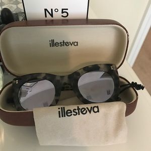 Illesteva polarized cat eye sunglasses