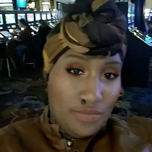 Meet your Posher, Candice