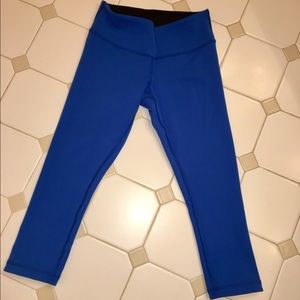 Lululemon Wunder under reversible crops. Size 4.