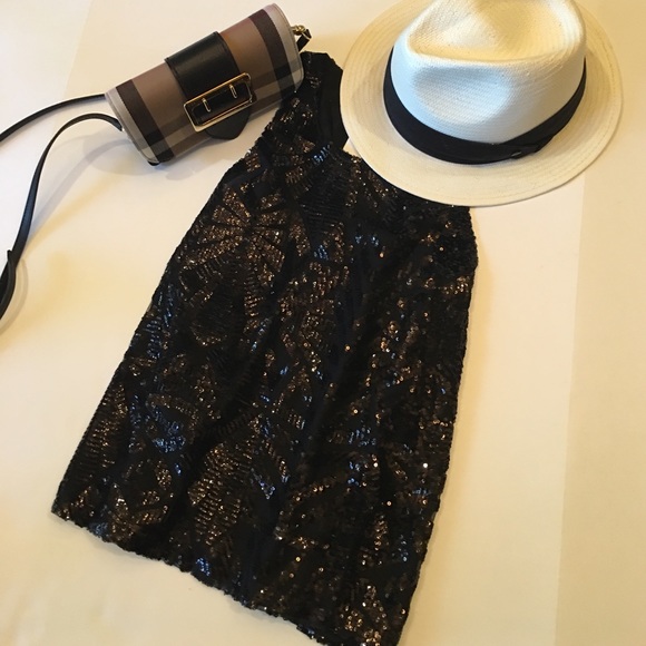 Sequined Statement Top - Picture 2 of 4