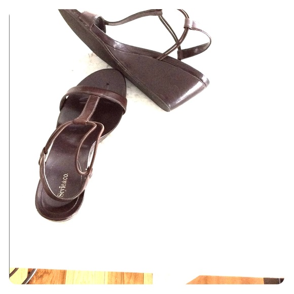 Sandals - Picture 3 of 4