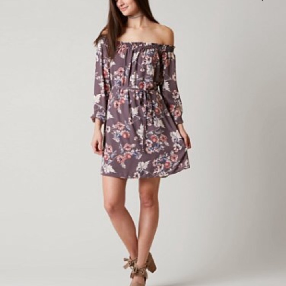 Buckle floral shift dress