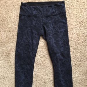 EUC special edition lululemon wunder under crops 8