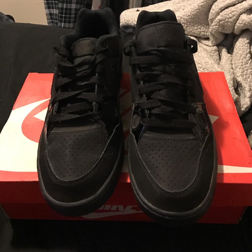 Nike son of force low top sneakers