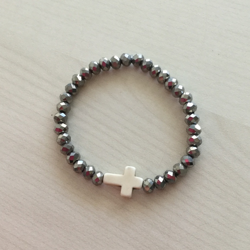 Women's beaded cross bracelet