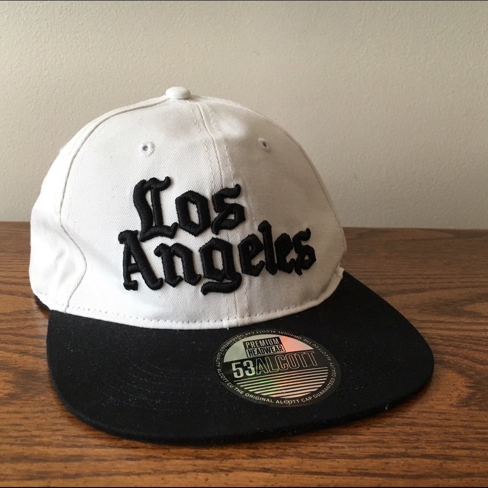 LAST HOUR - SHOP CLOSING MIDNIGHT