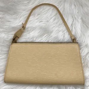 Authentic Louis Vuitton Epi Leather Purse