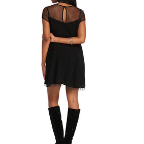 ❤ Host pick ❤ Lace Shift Dress - Picture 2 of 2