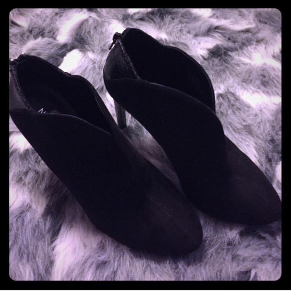 New Nine West booties