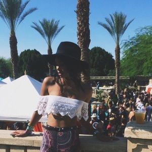 ❤️ Bohemian Crochet Top