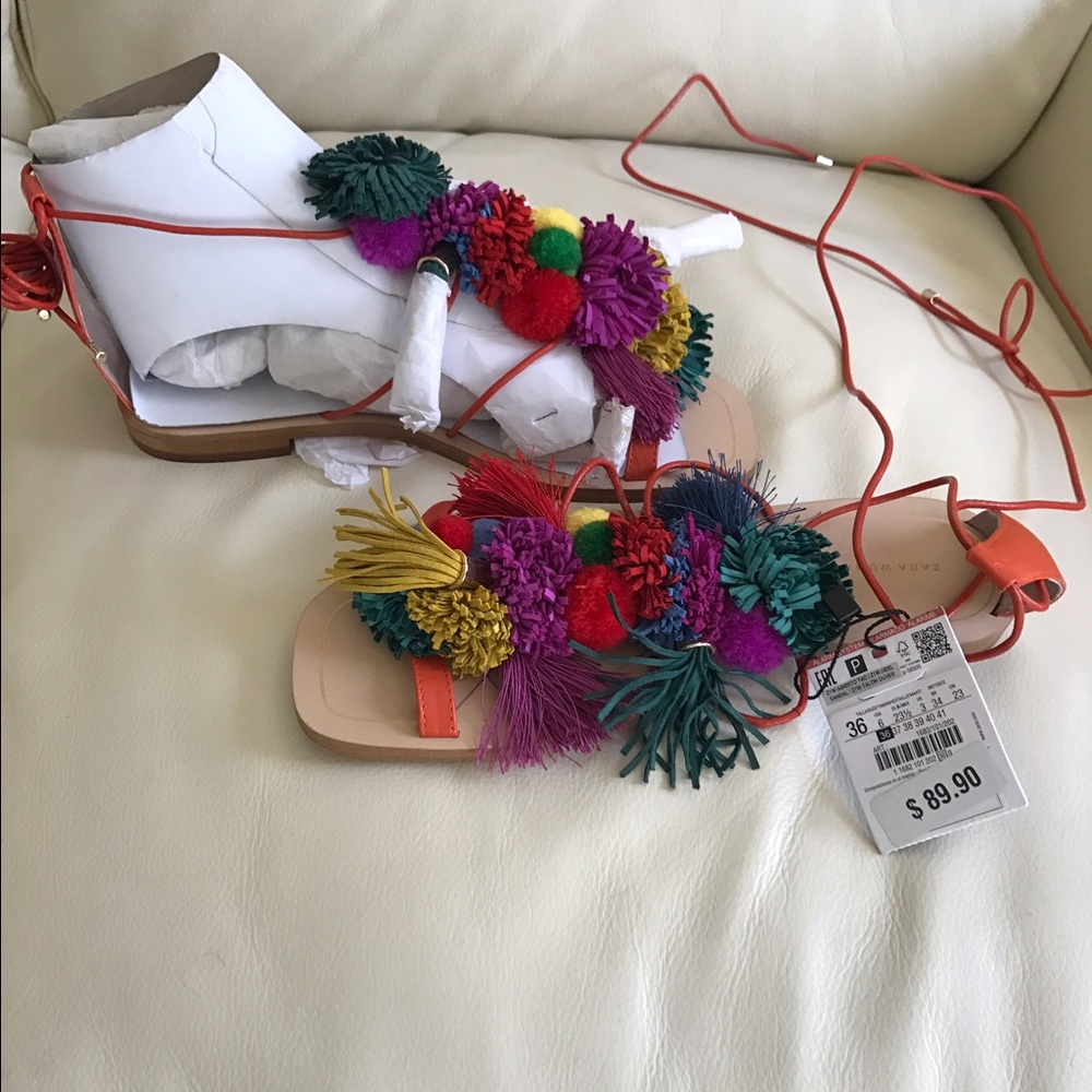 🎉🎉SOLD!!! 🎉🎉🎉Zara Pom Pom Sandals Sz. 36 NWT