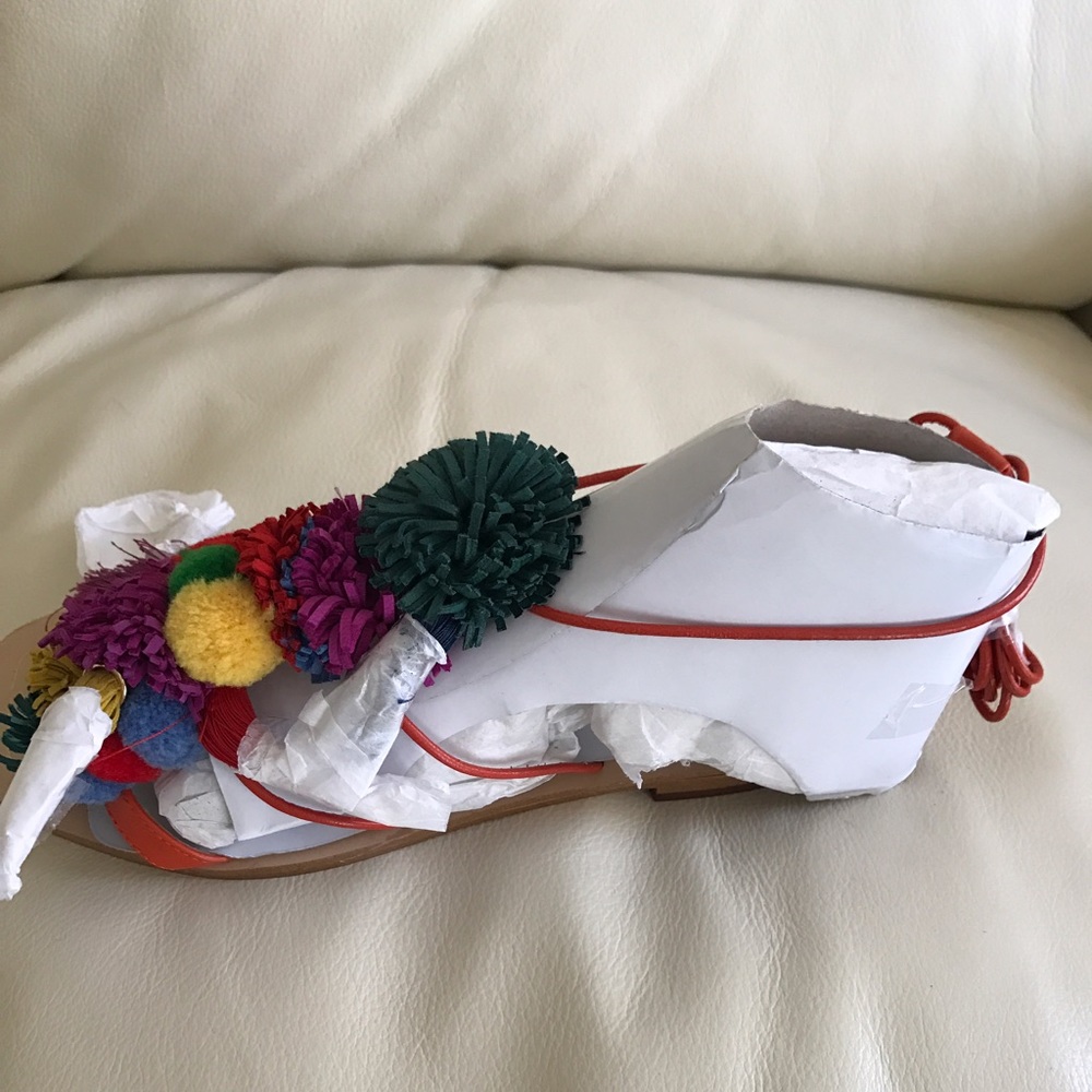 ๐๐SOLD!!! ๐๐๐Zara Pom Pom Sandals Sz. 36 NWT - Picture 4 of 4