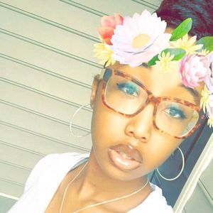 Meet your Posher, Michaela