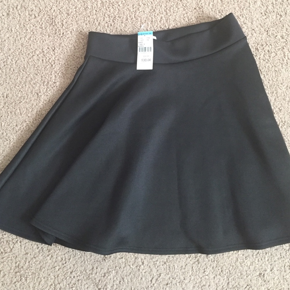 Black skater skirt
