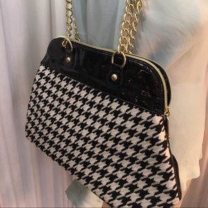 Betsey Johnson black white houndstooth bag purse