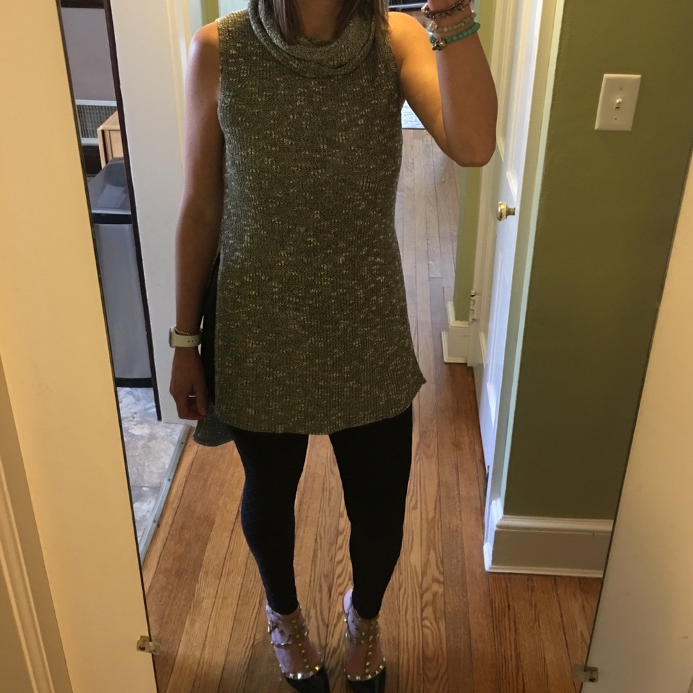 Sleeveless sweater tunic