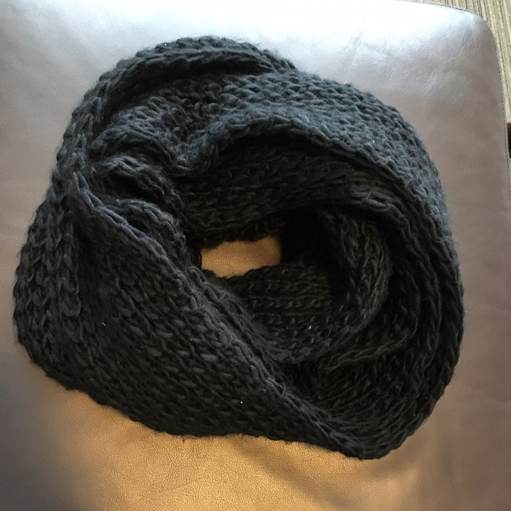 Black knit scarf