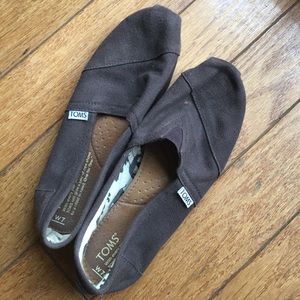 Brown TOMs. Great condition.