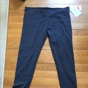 Athleta Finesse 2 legging - brand new