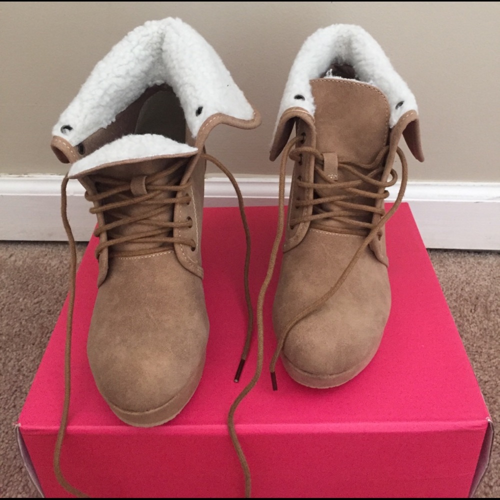 Brand new in box Tan JustFab Genesis Bootie!