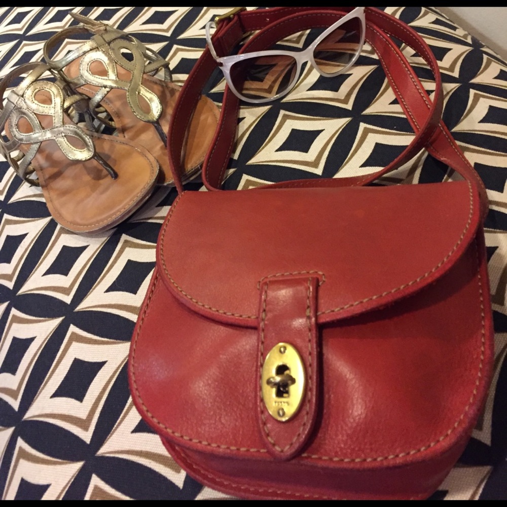 Red Fossil Purse