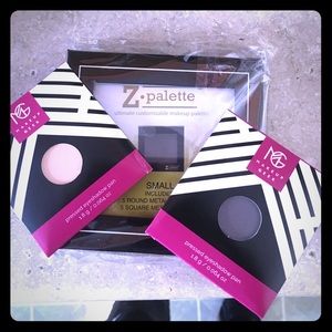 Z Palette! With two make up geek eye shadows!
