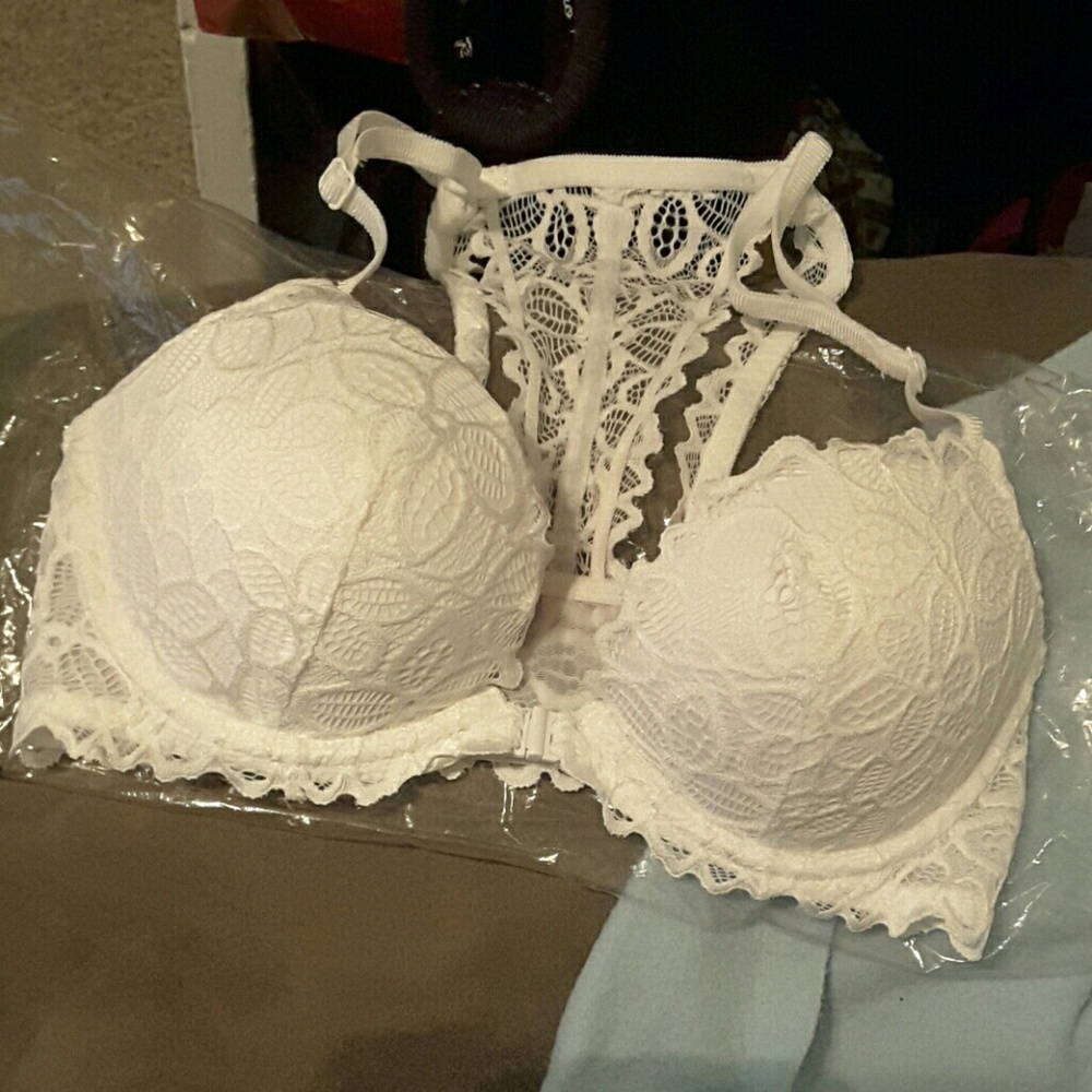 BRAND NEW NWT the date bra in white