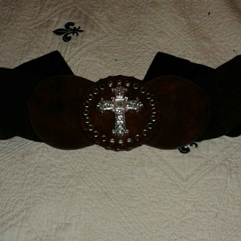 Large cross belt