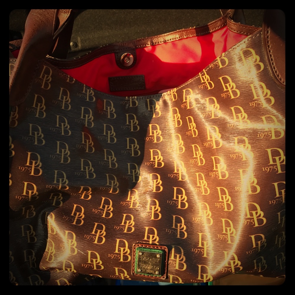 Dooney and Bourke tote