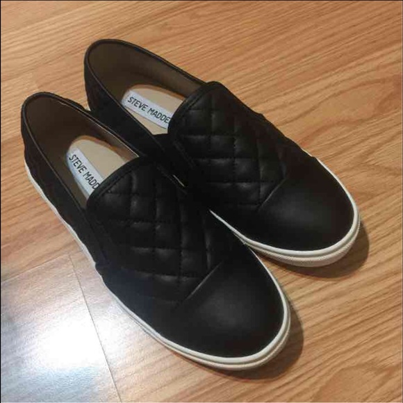 Steve Madden Ecentrcq Sneaker - Picture 3 of 4