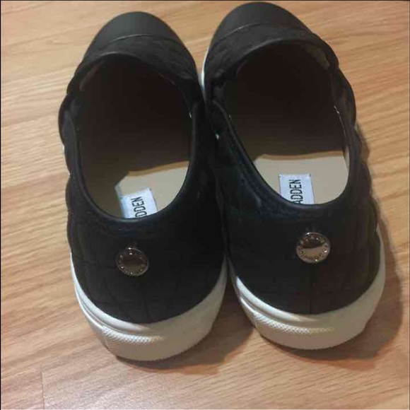 Steve Madden Ecentrcq Sneaker - Picture 4 of 4