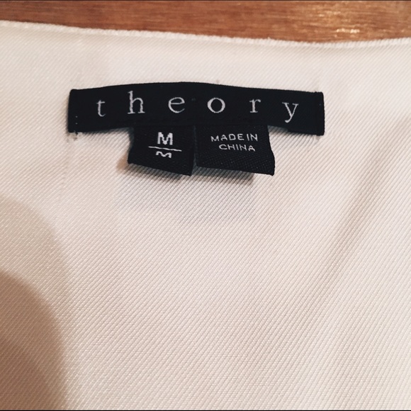 📌Sold📌Theory Delvinia Blouse in EUC - Picture 4 of 4