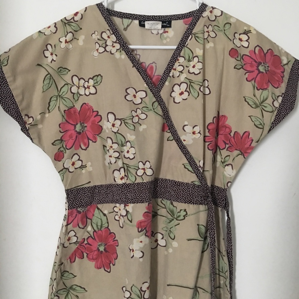 Women's size small scrub top