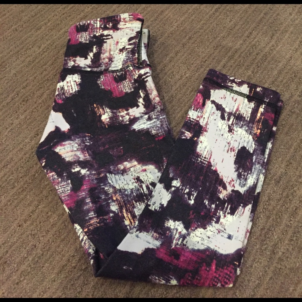 Patterned capris