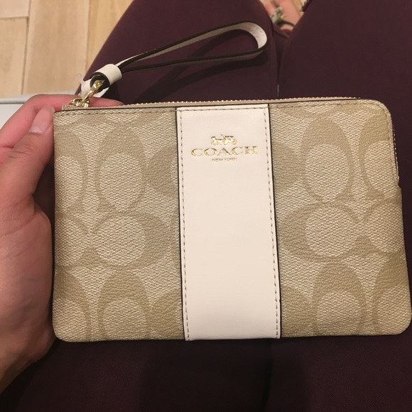 Wristlet - Picture 1 of 4