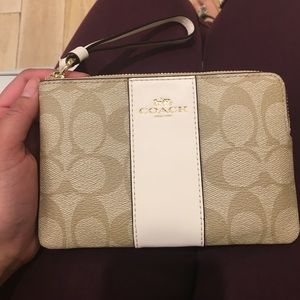 Wristlet
