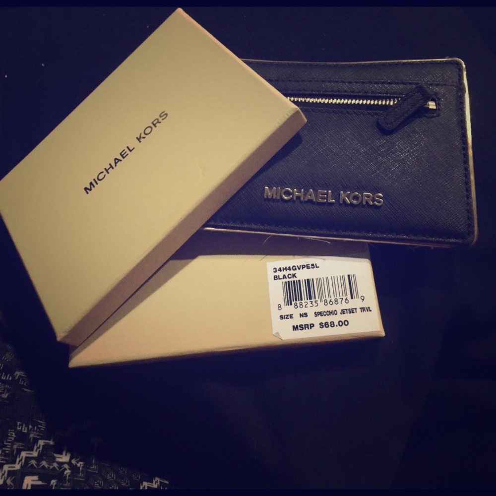 🌟Authentic Micheal Kors wallet w/ coin pocket